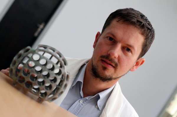 Doc. dr. sc. Sven Maričić, profesor i pomoćnik rektora pulskog Sveučilišta Jurja Dobrile, pionir u području 3D printa u ovom dijelu Europe
