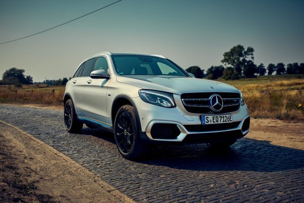 Mercedes-Benz GLC F-CELL osim na električnu energiju može raditi i na čisti vodik