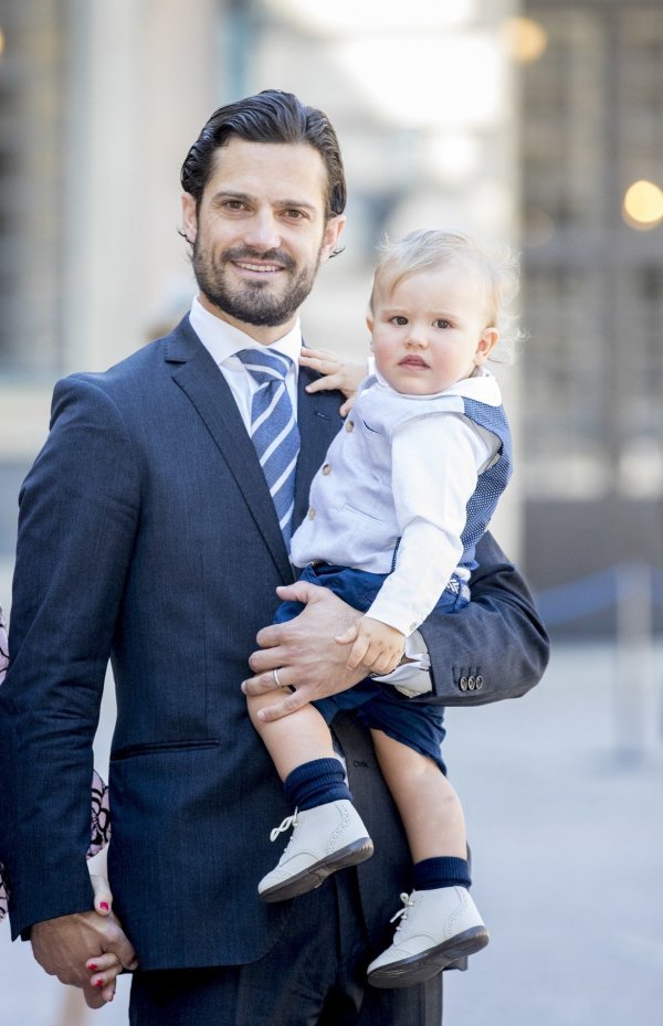 Švedski princ Carl Philip i njegov sin princ Alexander