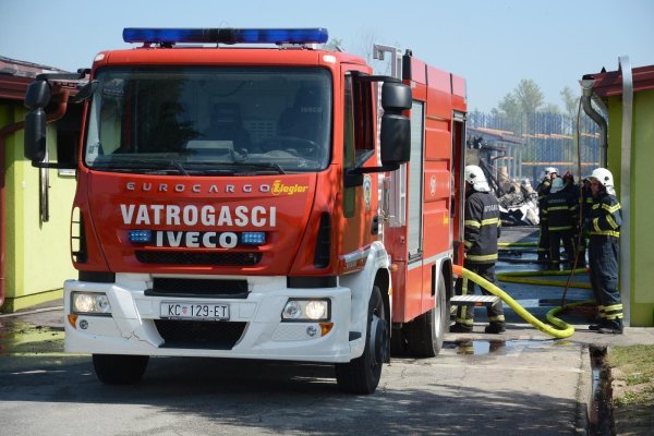 Koprivnica: U požaru izgorio pogon tvornice Eko papir