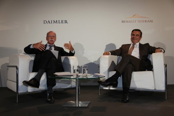 Izvršni direktori Daimlera i Renault-Nissana, Dieter Zetsche i Carlos Ghosn 2012. još kada su bili jako moćni 