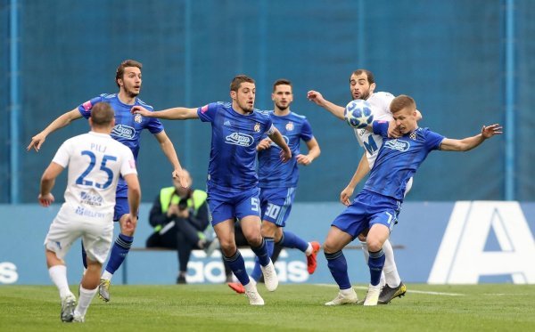 Dani Olmo u duelu sa Škorićem