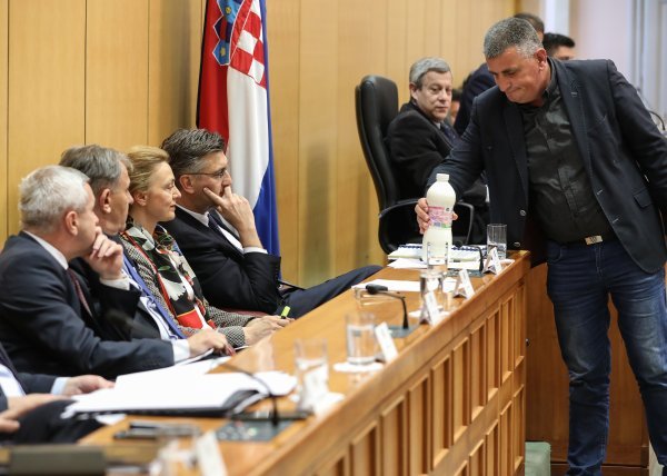 Miro Bulj na aktualcu uputio pitanje premijeru o 'Sinjskoj mljekari'