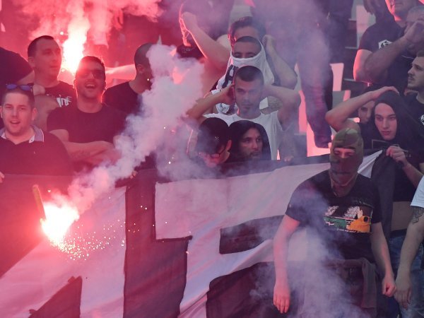 Atmosfera na derbiju Crvena zvezda - Partizan