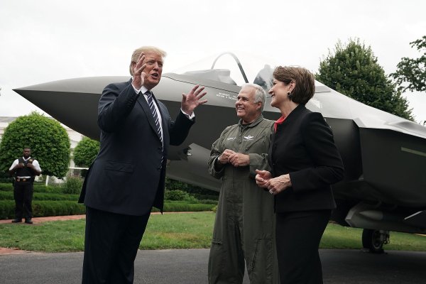 Marillyn Hewson i Donald Trump, Made in America Showcase