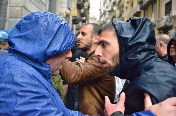 Sukob nezaposlenih s policijom u Napulju 29. travnja 2019.