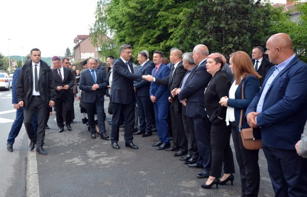 Andrej Plenković u Okučanima