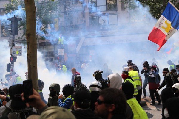 Prvosvibanjski sukobi policije i prosvjednika u Parizu