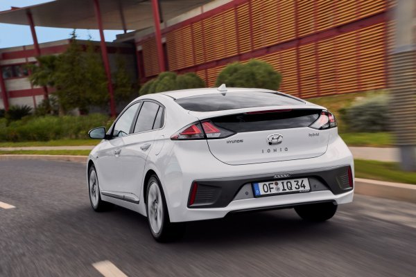 Model Ioniq Hybrid