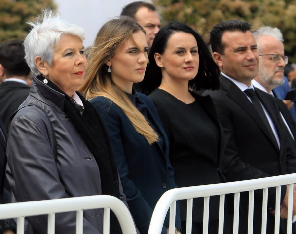 Jadranka Kosor i sjevernomakedonski premijer Zoran Zaev sa suprugom i kćerkom
