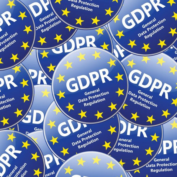 u zemljama EU zaštita podataka sadržana je u Povelji o temeljnim pravima, uz pravo na privatnost.