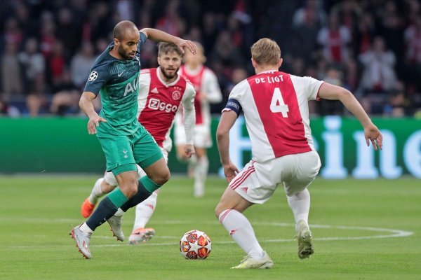 De Ligt protiv Moure