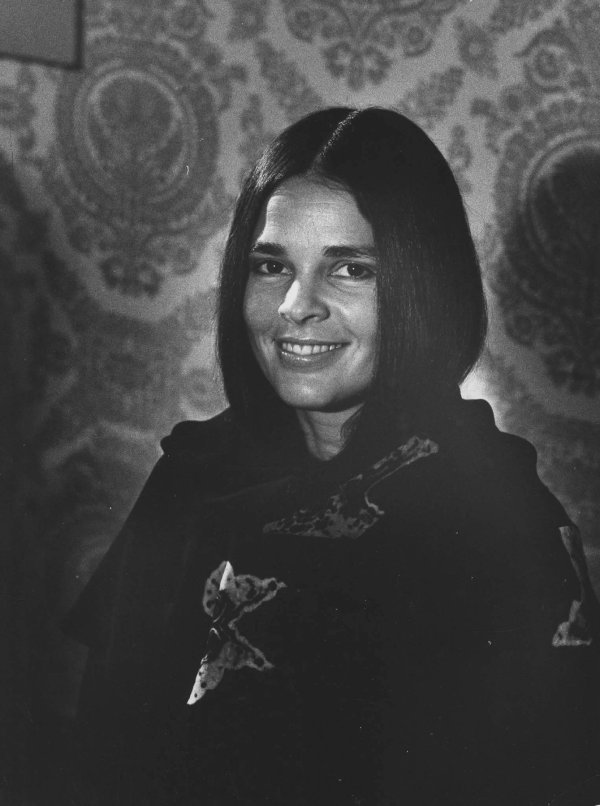 Ali MacGraw