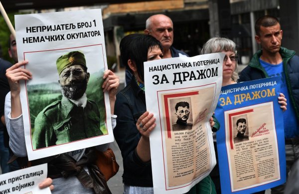 Pokret obnove Kraljevine Srbije održao šetnju u čast Draži Mihajloviću