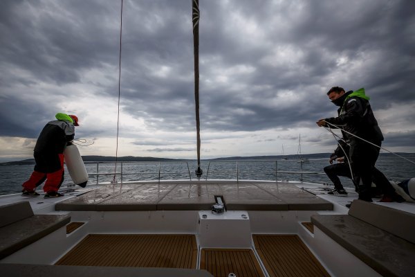 Kiša i vjetar stvaraju probleme u prometu