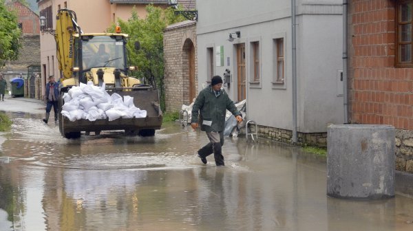 Obrana od poplave u Hrvatskoj Kostajnici