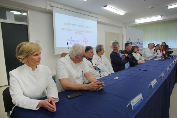 Konferencija za medije u KBC Zagreb o uspješnom razdvajanju sijamskih blizanki