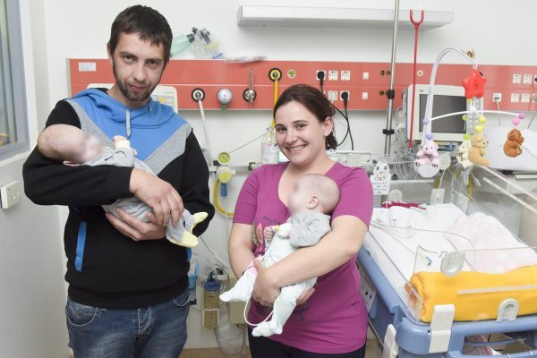 Uspješno razdvojene sijamske blizanke obitelji Tambolaš