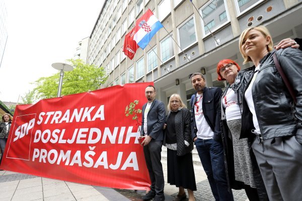 Kandidati koalicije Možemo, Nova ljevica i ORaH za EU izbore održali konferenciju na Iblerovom trgu