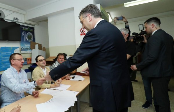Premijer Andrej Plenković dao svoj glas na izborima za Europski parlament