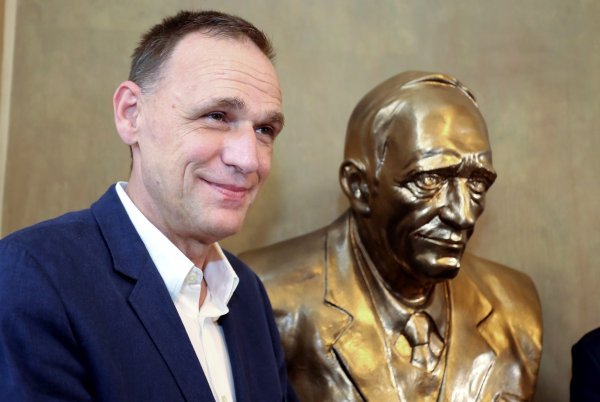 U atriju HNK Šibenik otkrivena je bista Ive Brešana