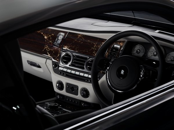 Nevjerojatno luksuzna kabina kolekcionarskog modela Rolls-Royce Wraith Eagle VIII
