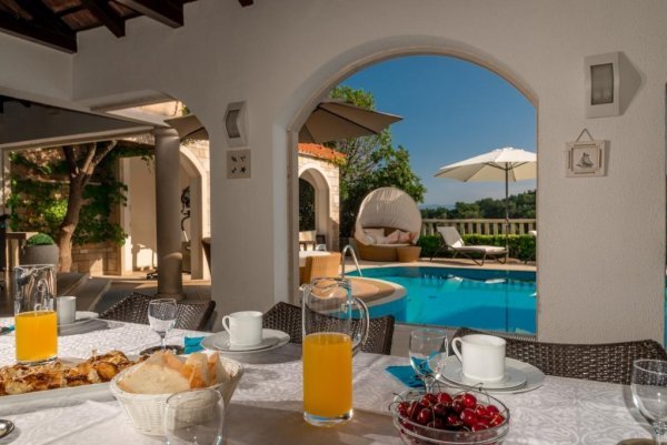 Vila Godi Star, Selca