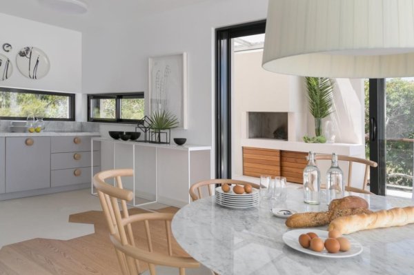 Agapao vile, Sutivan